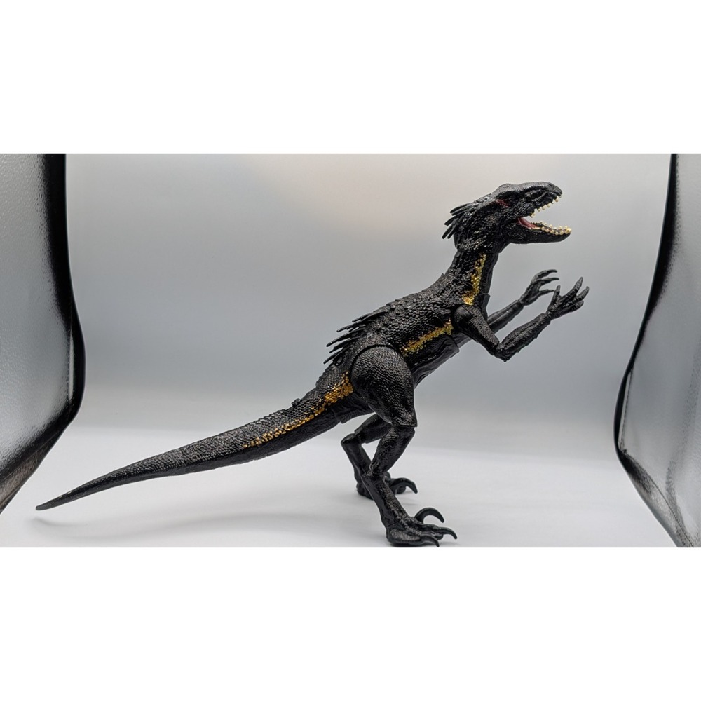 Jurassic World Grab 'N Growl Indoraptor Dinosaur 10" Figure (Lights & Sounds)